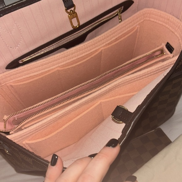 LV Neverfull - Picture 10 of 13